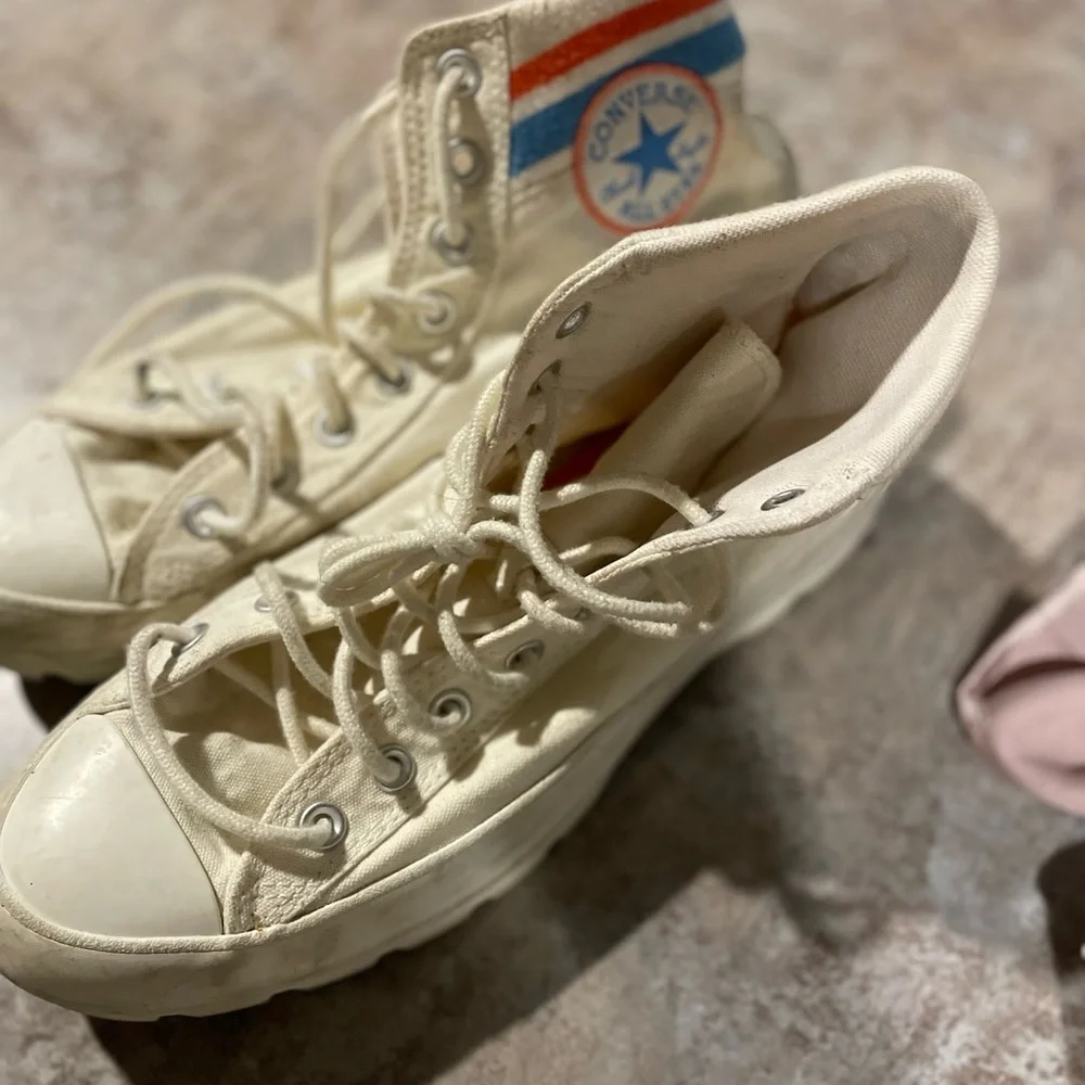 Off white converse - Picture 1 of 3